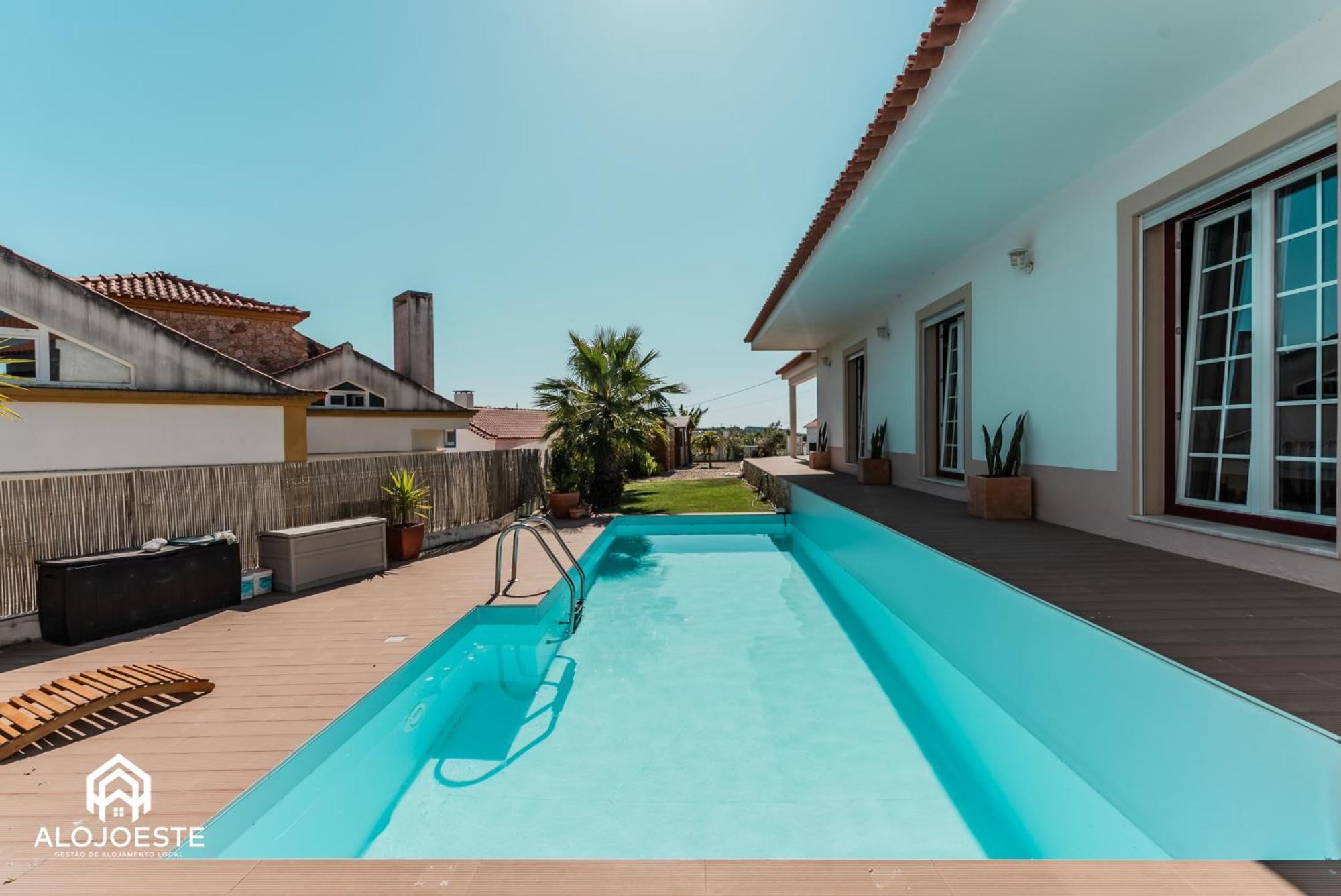Sunrise - Retreat With Pool By Villa